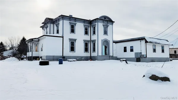 $650,000 | 1 Mills Place, Milton, NY 12547