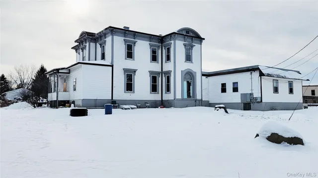 $695,000 | 1 Mills Place, Milton, NY 12547