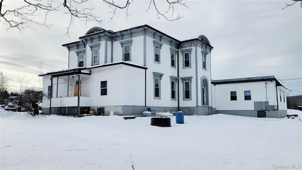 $650,000 | 1 Mills Place, Milton, NY 12547