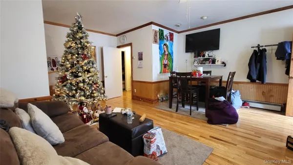 $650,000 | 1 Mills Place, Milton, NY 12547