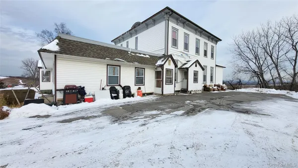 $650,000 | 1 Mills Place, Milton, NY 12547