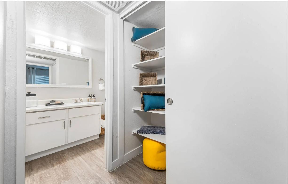 2025 West Indian School Road, Unit ST Phoenix, AZ 85015 - Photo 8 of 12 Photo #8