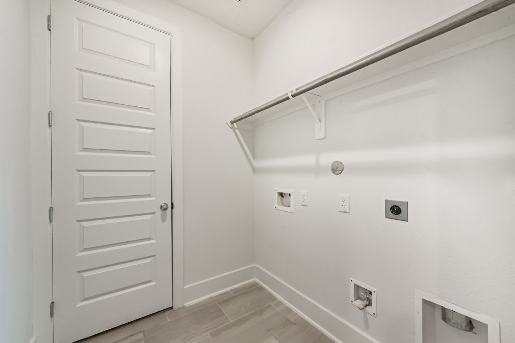 126 Keechie Creek Court Conroe, TX 77304 - Photo 40 of 50 a view of walk in closet