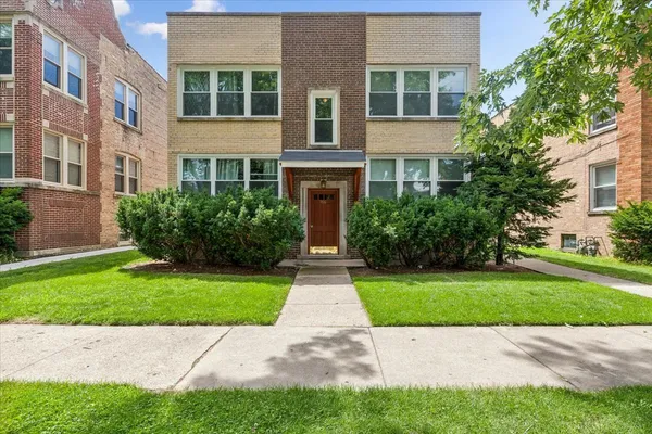 $2,000 | 9116 Keating Avenue, Unit 2B, Skokie, IL 60076