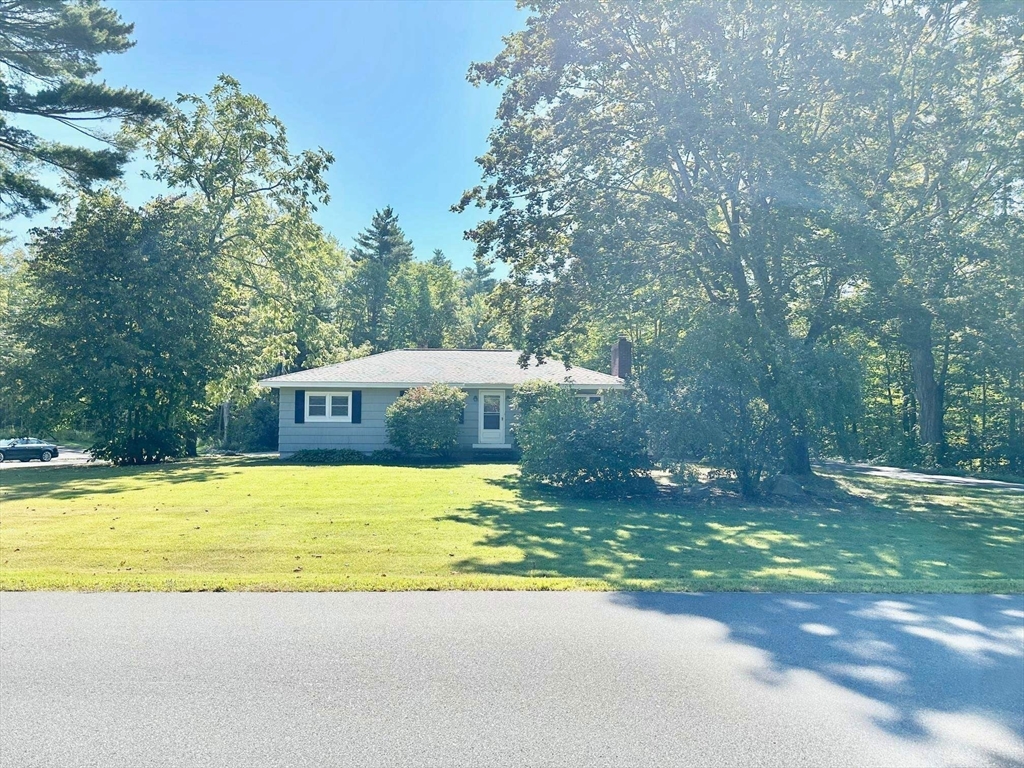 10 Roulston Road, Unit 10 Windham, NH 03087 - Photo 3 of 16