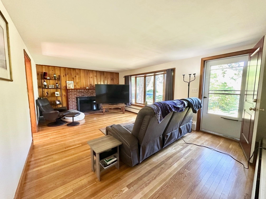 10 Roulston Road, Unit 10 Windham, NH 03087 - Photo 8 of 16