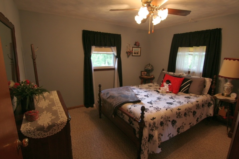 115 North Truman Road Jasper, IN 47546 - Photo 16 of 24 Gallery Image 16