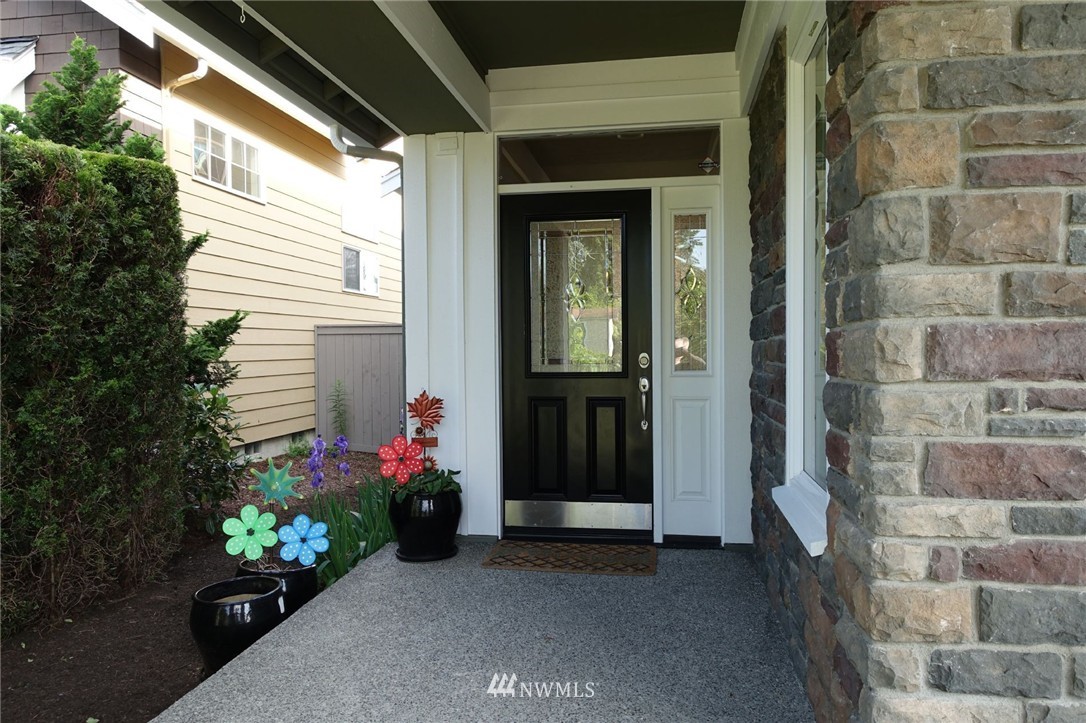 5334 Northeast 2nd Street Renton, WA 98059 - Photo 2 of 25