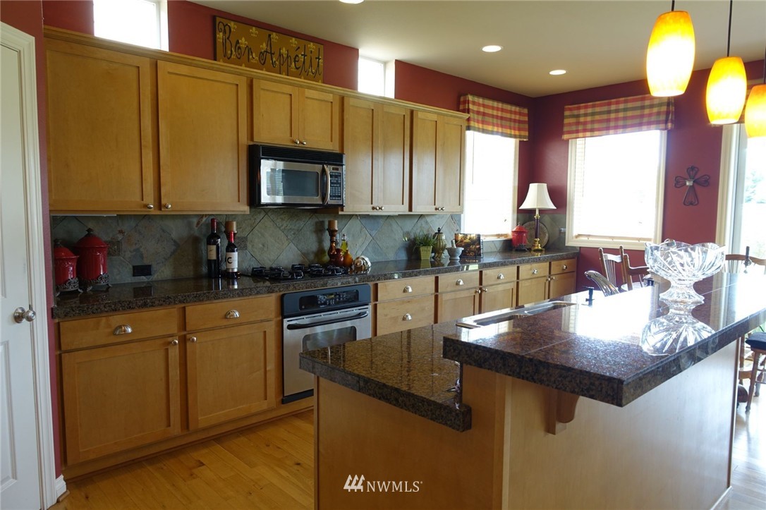 5334 Northeast 2nd Street Renton, WA 98059 - Photo 6 of 25
