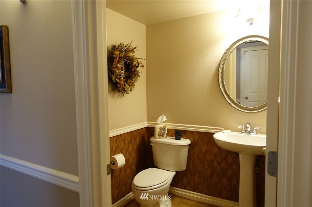 5334 Northeast 2nd Street Renton, WA 98059 - Photo 10 of 25