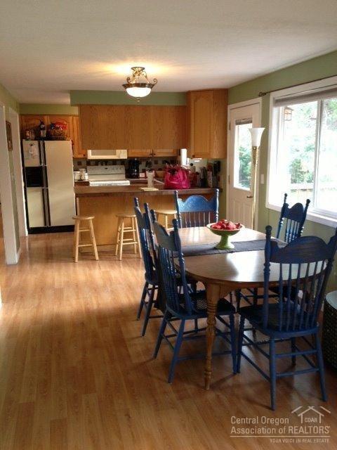 1702 Northeast Carson Way Bend, OR 97701 - Photo 5 of 11 Perfect for entertaining! Love this layo