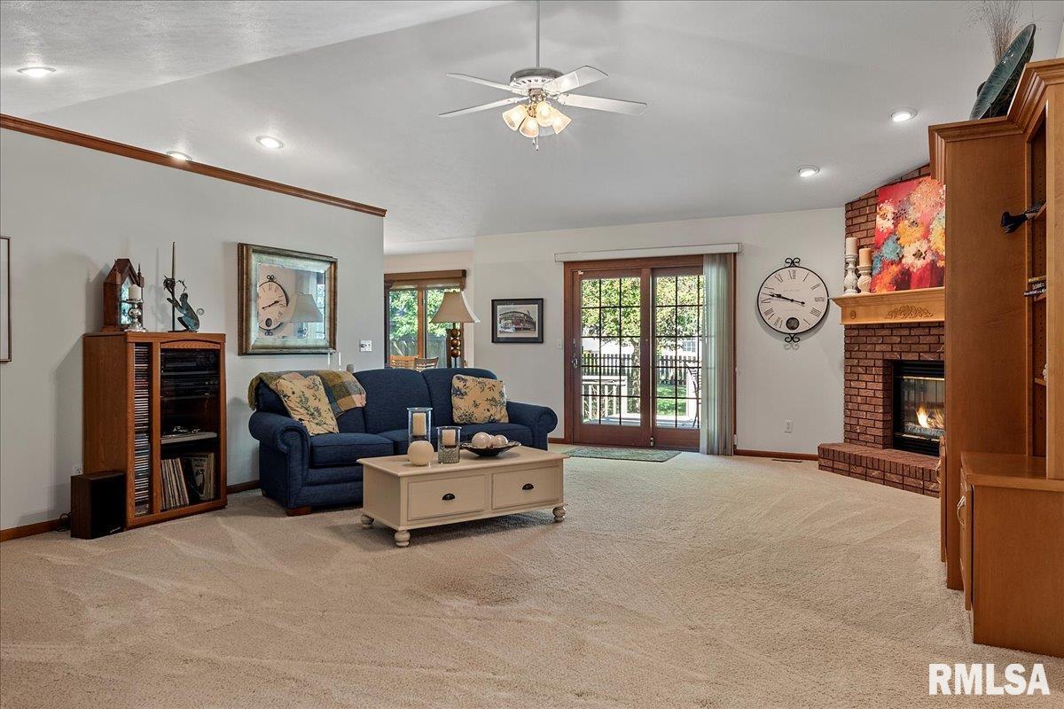 799 Shoshoni Drive Springfield, IL 62711 - Photo 4 of 33 Gallery Image 4