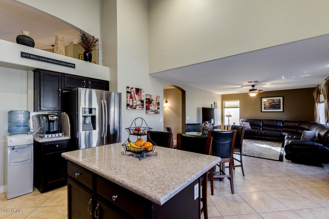 7020 West Phelps Road Peoria, AZ 85382 - Photo 14 of 35 Great Architecture