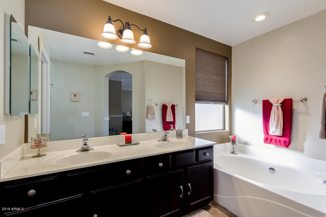 7020 West Phelps Road Peoria, AZ 85382 - Photo 21 of 35 Master Bath