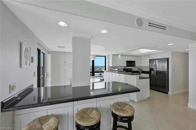 $11,500 | 4451 Gulf Shore Boulevard North, Unit 1205, Naples, FL 34103