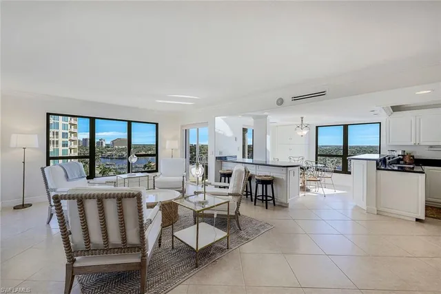 $11,500 | 4451 Gulf Shore Boulevard North, Unit 1205, Naples, FL 34103