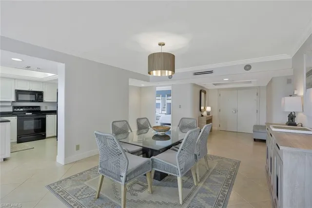 $11,500 | 4451 Gulf Shore Boulevard North, Unit 1205, Naples, FL 34103