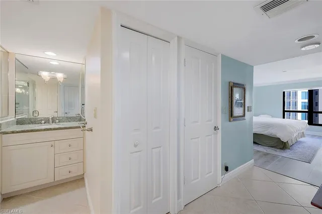 $11,500 | 4451 Gulf Shore Boulevard North, Unit 1205, Naples, FL 34103