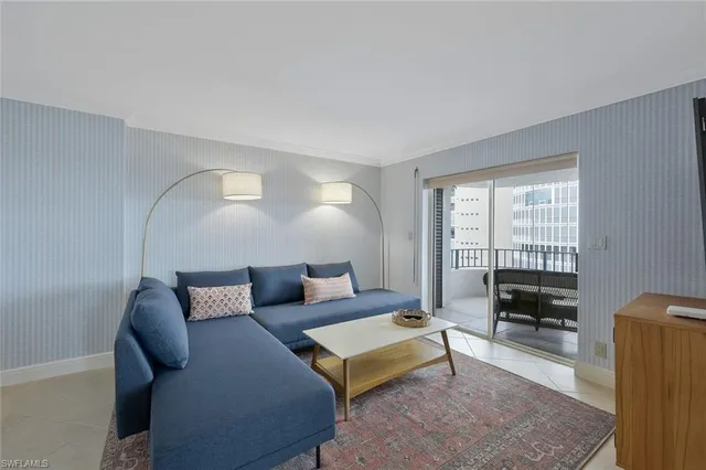 $11,500 | 4451 Gulf Shore Boulevard North, Unit 1205, Naples, FL 34103