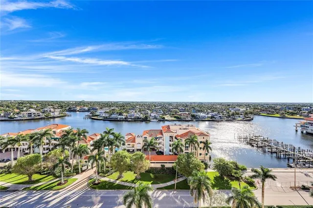 $11,500 | 4451 Gulf Shore Boulevard North, Unit 1205, Naples, FL 34103