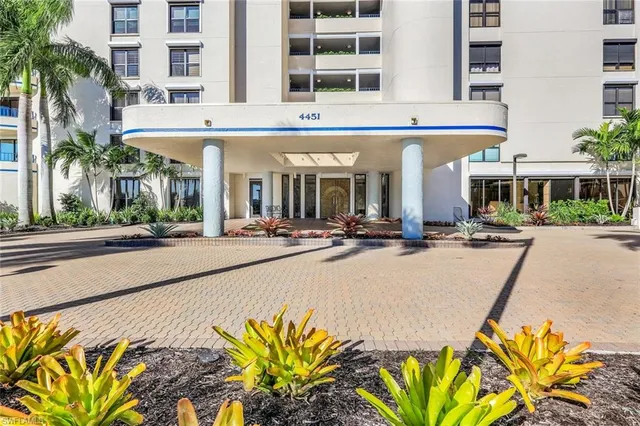 $11,500 | 4451 Gulf Shore Boulevard North, Unit 1205, Naples, FL 34103