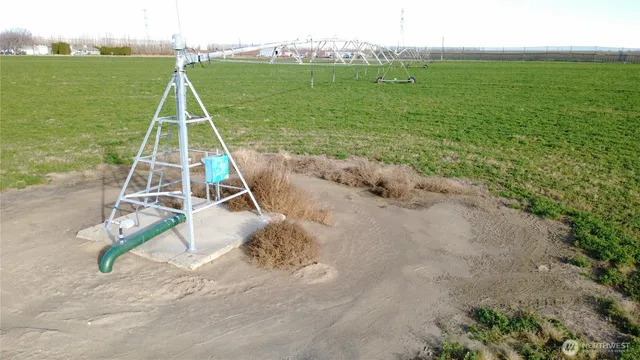 a view of a tennis court