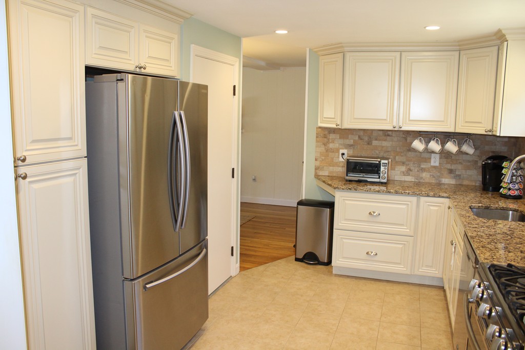 12 Woodmere Road Framingham, MA 01701 - Photo 7 of 12 Gallery Image 7