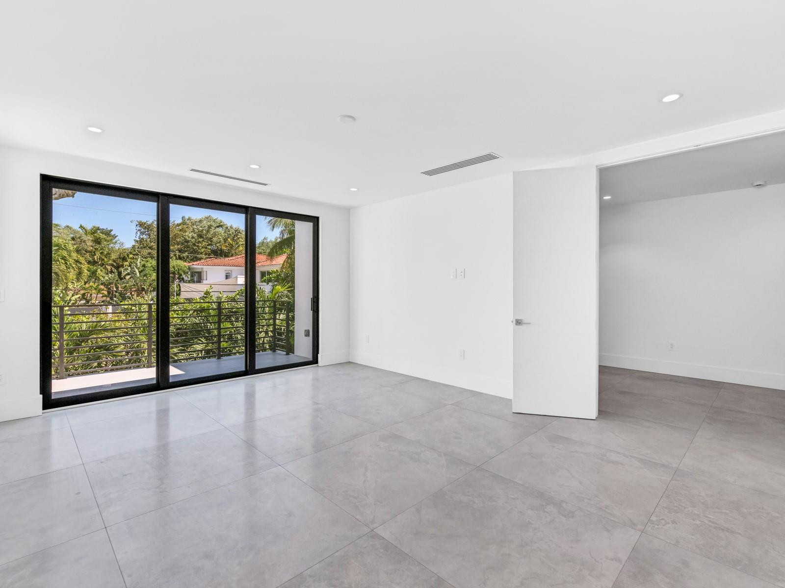 3755 Solana Road Miami, FL 33133 - Photo 15 of 18 MASTER BEDROOM