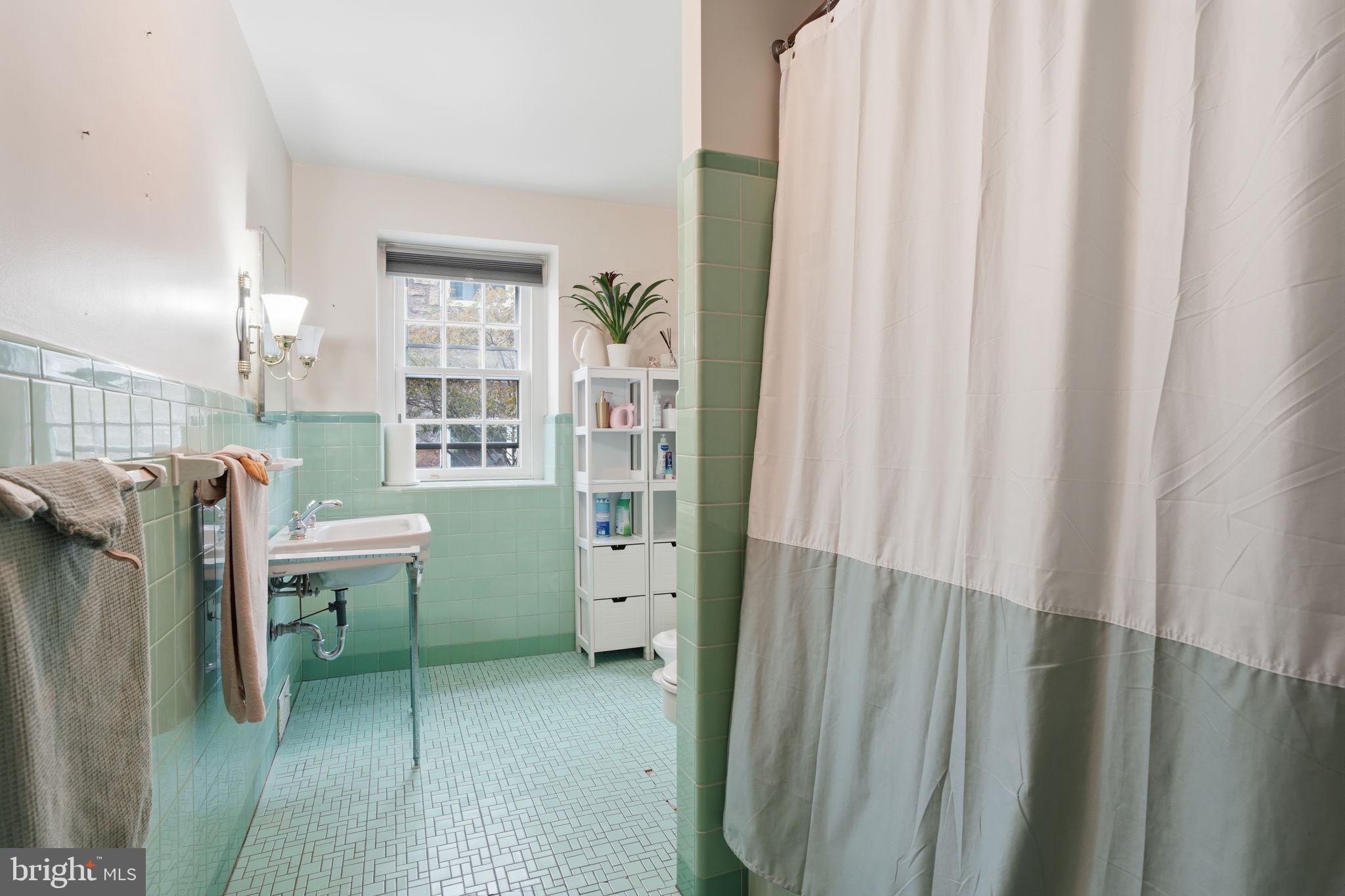 448 Moredon Road Huntingdon Valley, PA 19006 - Photo 25 of 66