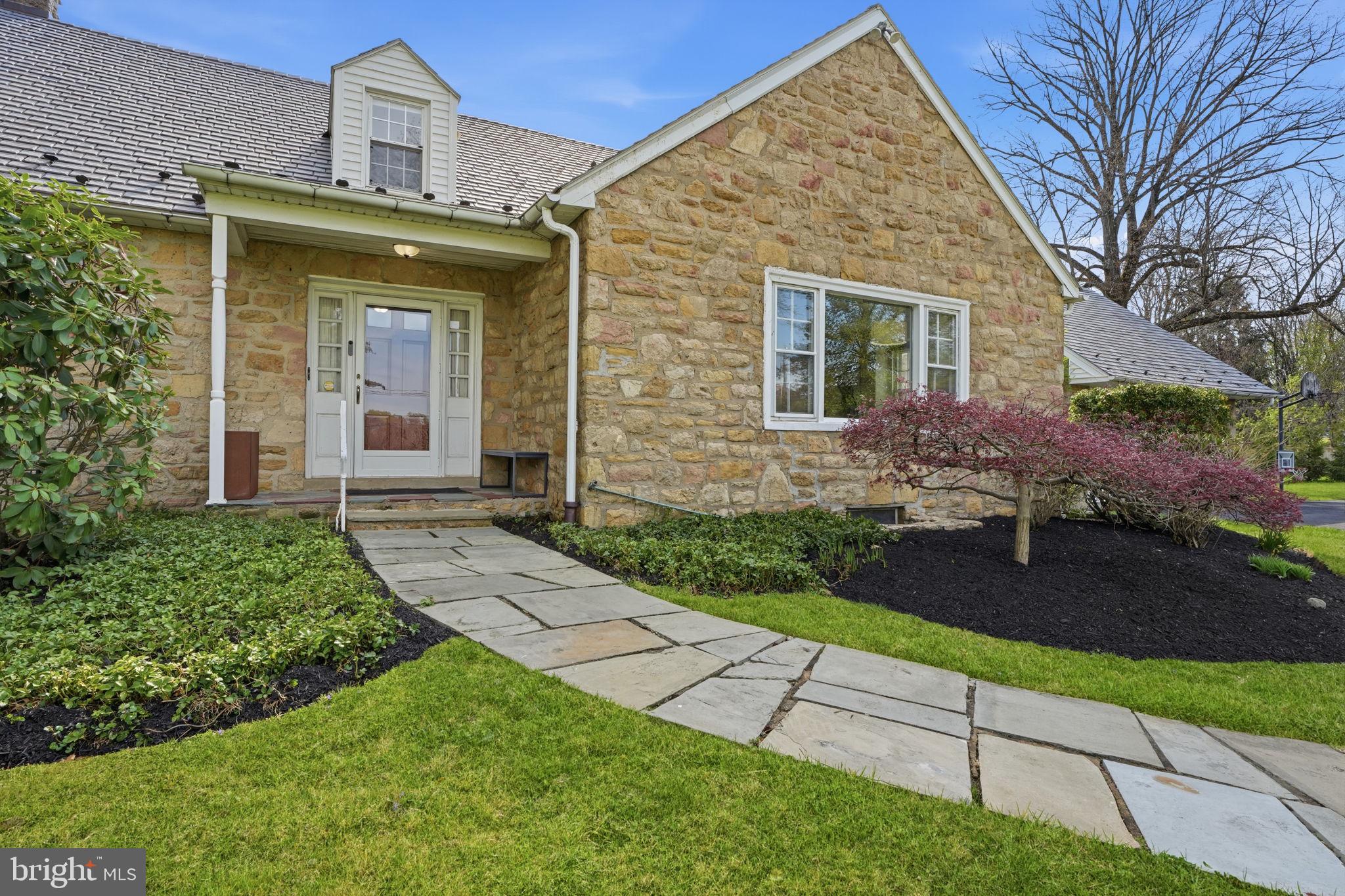 448 Moredon Road Huntingdon Valley, PA 19006 - Photo 5 of 66