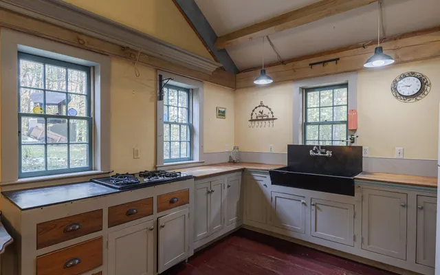 $500,000 | 94 Cold Pond Road, Acworth, NH 03601