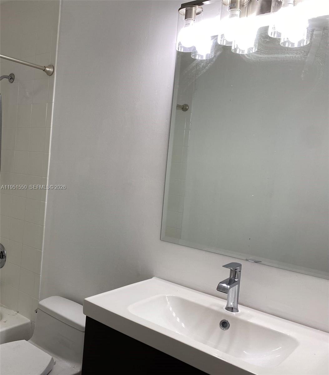 11301 Rockinghorse Road Cooper City, FL 33026 - Photo 18 of 34