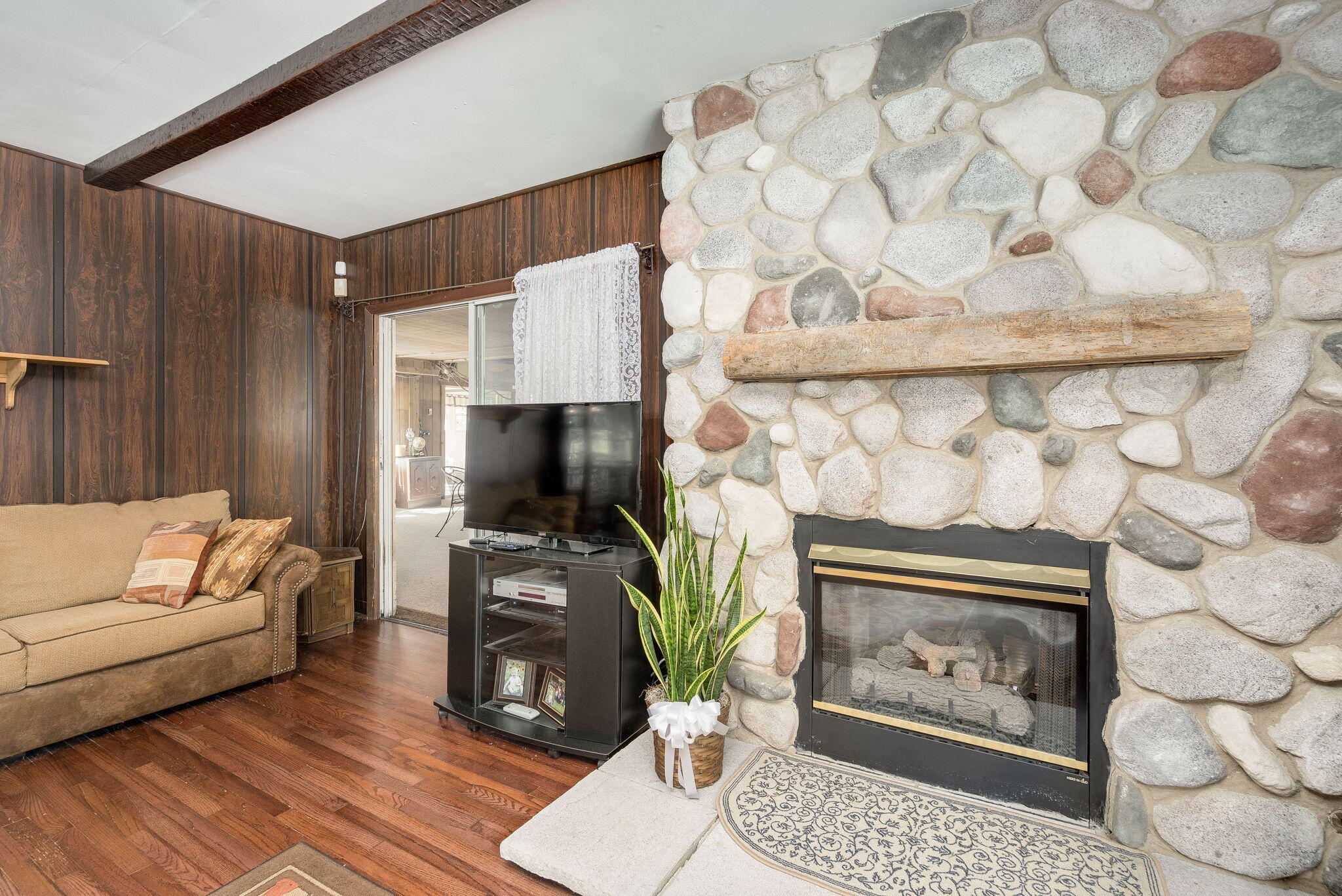 12304 Ferden Road Chesaning, MI 48616 - Photo 51 of 70 53-web-or-mls-Interiors (22 of 47)