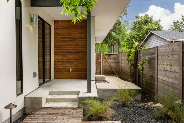 $5,500 | 1811 Justin Lane, Unit A, Austin, TX 78757