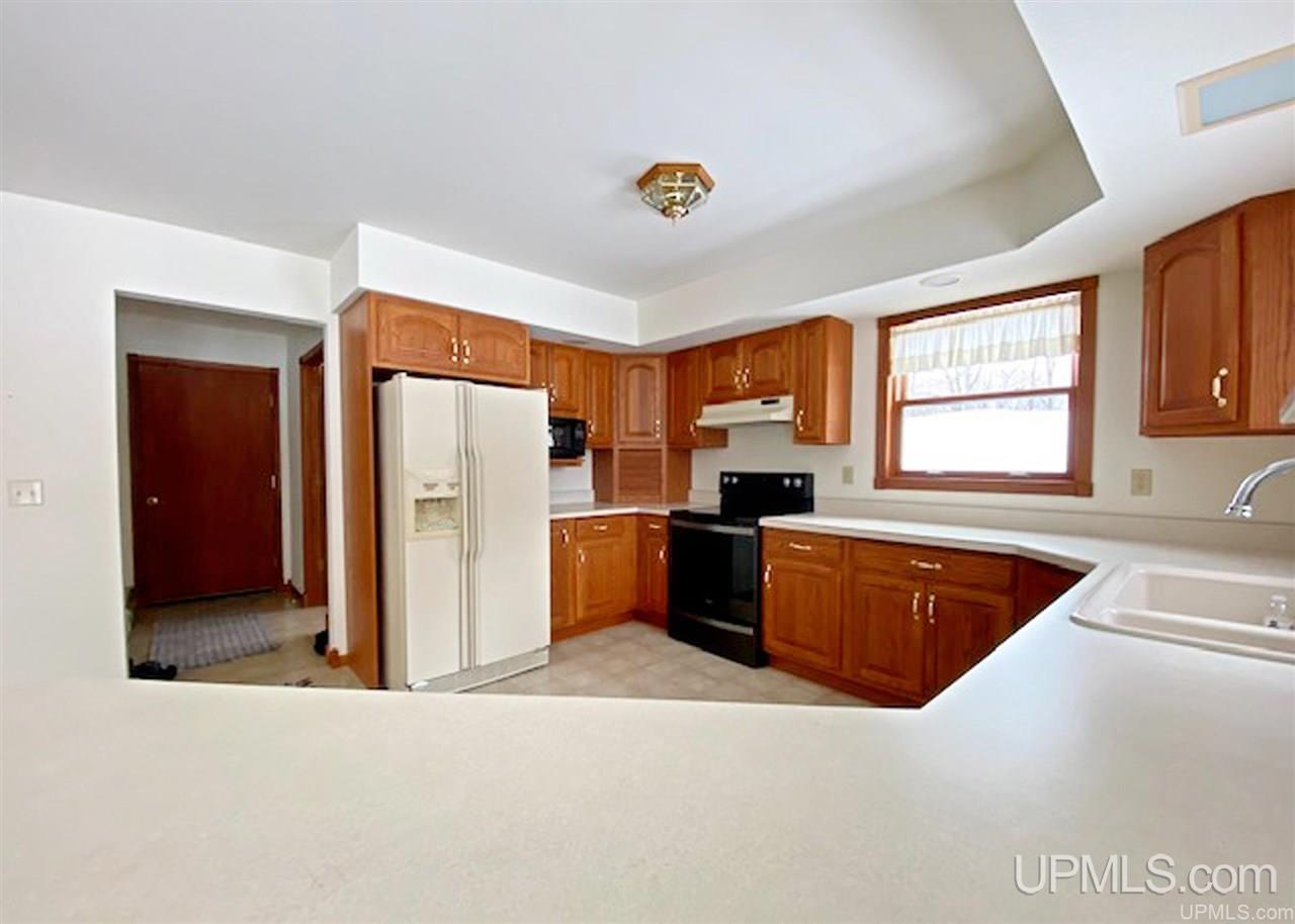 7738 Tipperary Road Gladstone, MI 49837 - Photo 14 of 46 Gallery Image 14