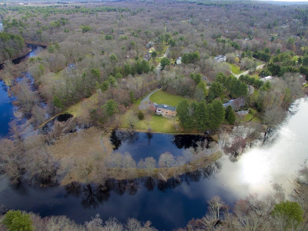 39 Yorkshire Road Dover, MA 02030 - Photo 3 of 39 Gallery Image 3