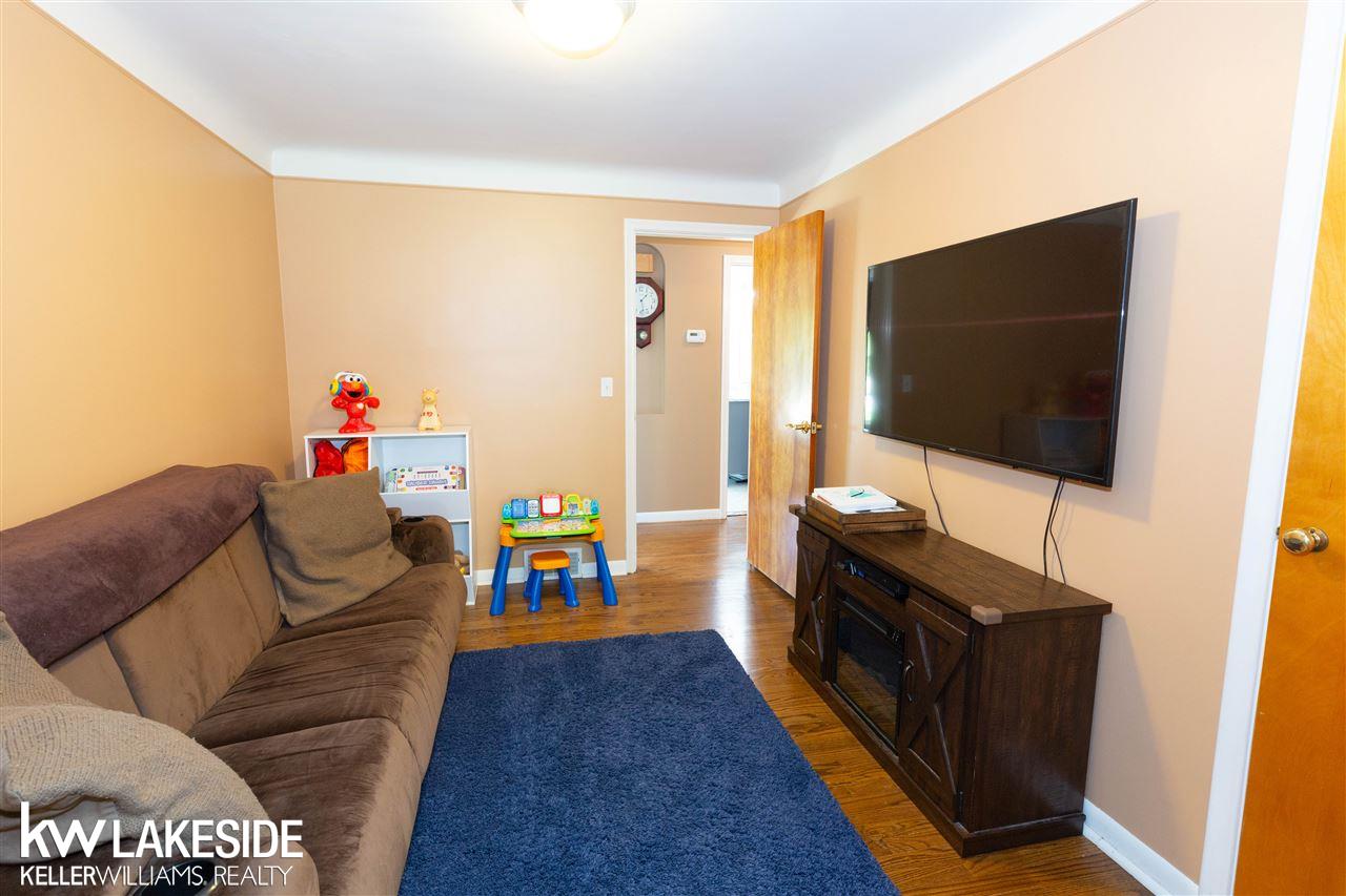 23433 Dayton Road Armada, MI 48005 - Photo 7 of 24 50014358-6.JPG