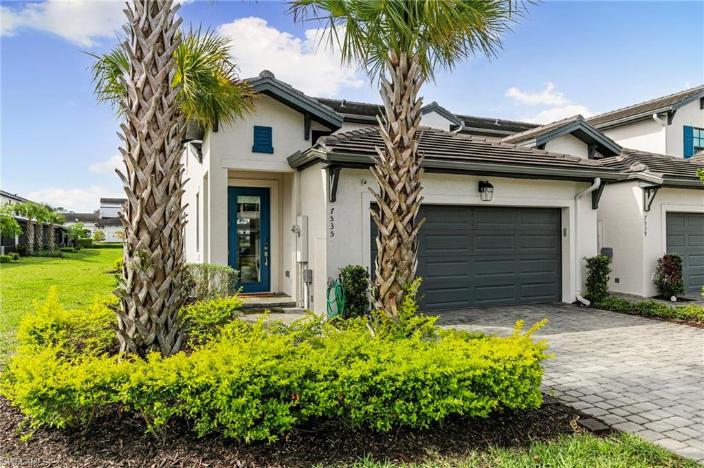 7535 Rockefeller Drive Naples, FL 34119 - Photo 2 of 35