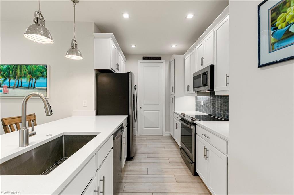 7535 Rockefeller Drive Naples, FL 34119 - Photo 7 of 35