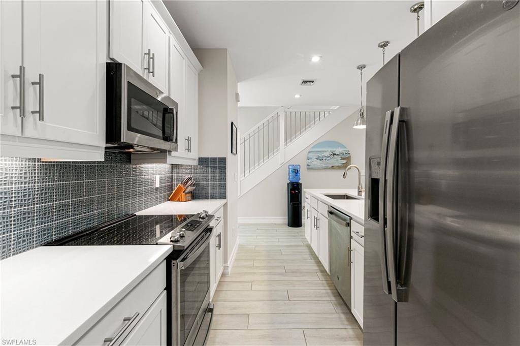 7535 Rockefeller Drive Naples, FL 34119 - Photo 8 of 35