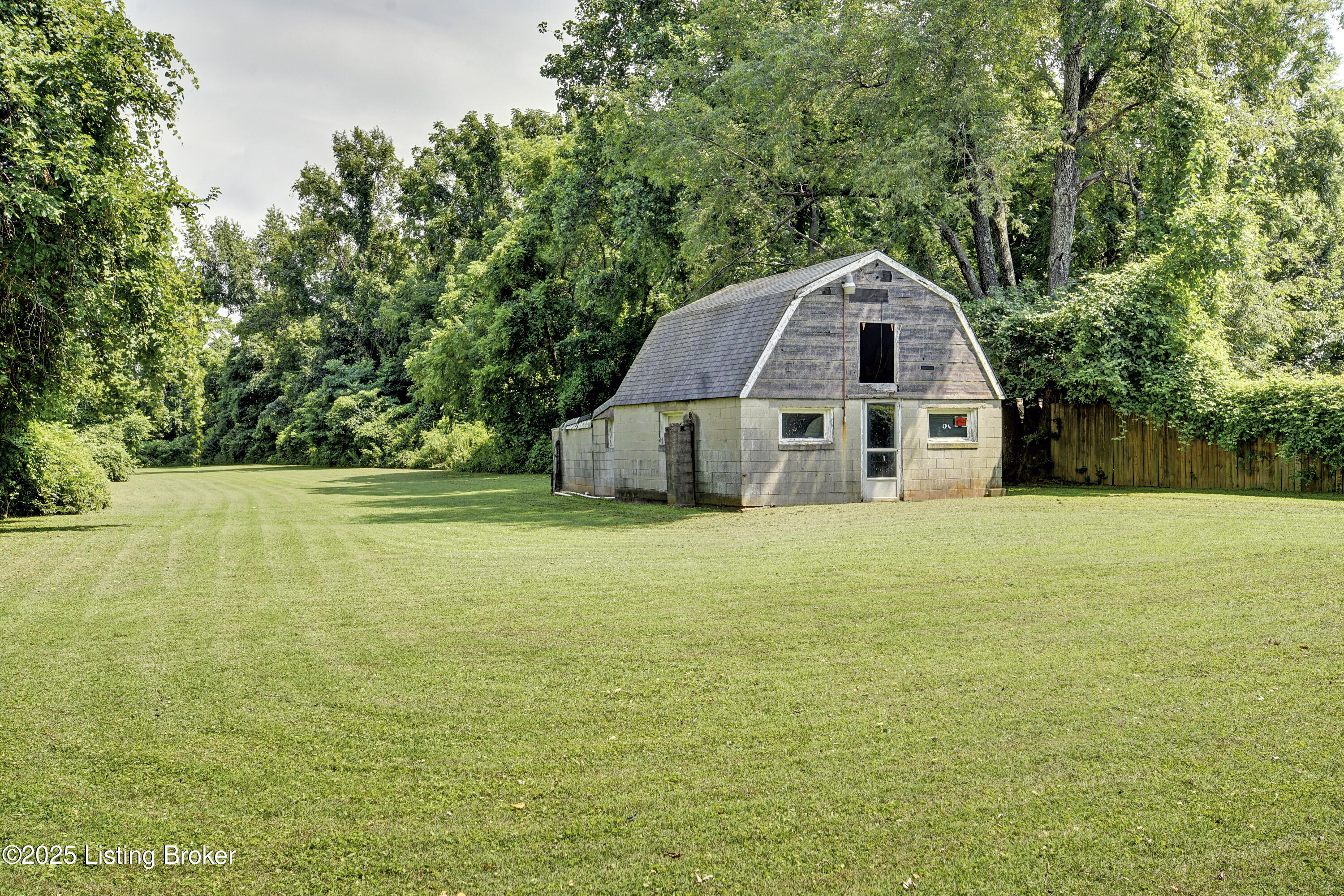 4607 Bardstown Road Louisville, KY 40218 - Photo 30 of 30 _DSC1399_400_401_402_403
