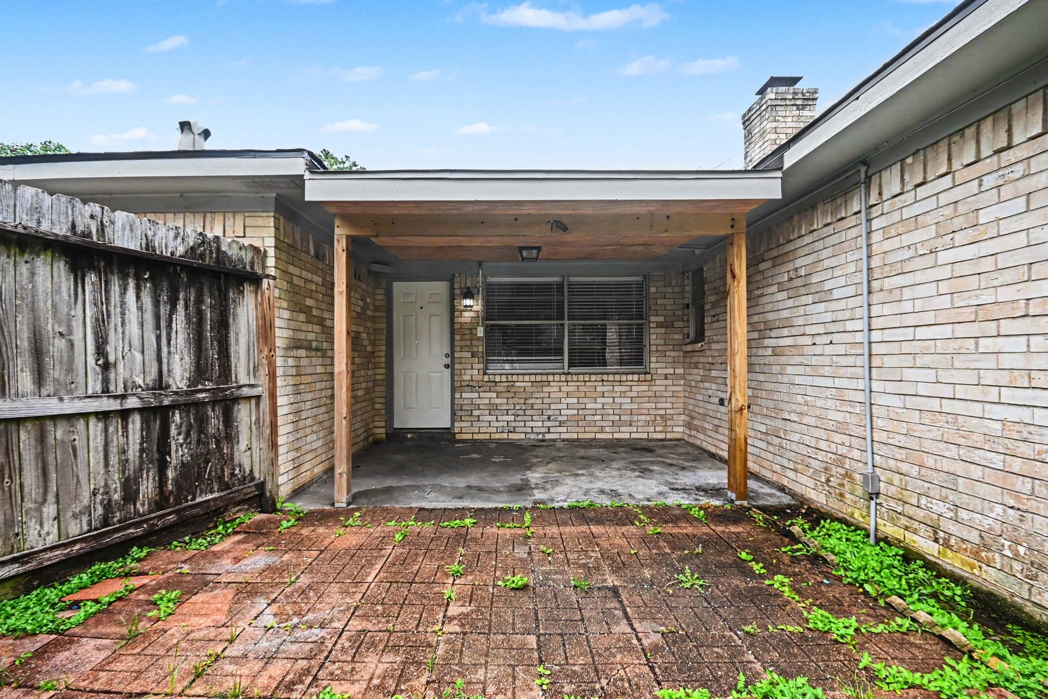 4306 Oneida Street Pasadena, TX 77504 - Photo 20 of 23 a view of a entrance door of the house