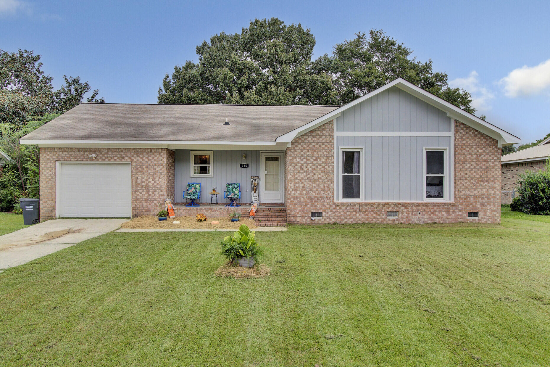 715 Beauregard Road Summerville, SC 29486 - Photo 1 of 32 Front