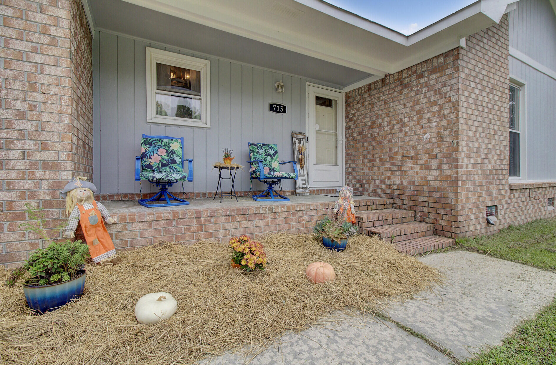 715 Beauregard Road Summerville, SC 29486 - Photo 4 of 32 04_4_mls