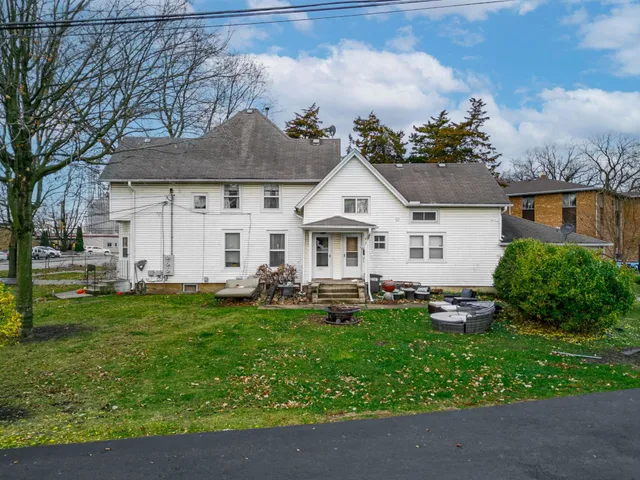 $425,000 | 917 West Locust Street, Belvidere, IL 61008