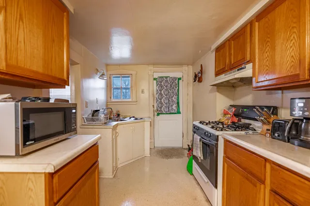 $425,000 | 917 West Locust Street, Belvidere, IL 61008