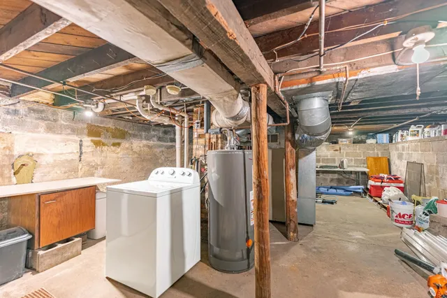 $425,000 | 917 West Locust Street, Belvidere, IL 61008