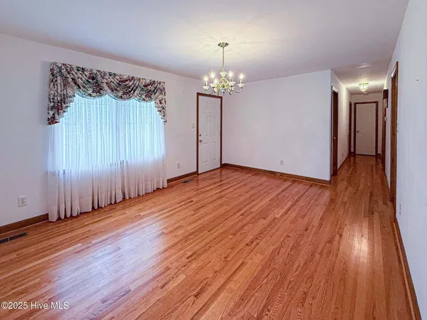 $319,900 | 707 Gliden Road, Belvidere, NC 27919
