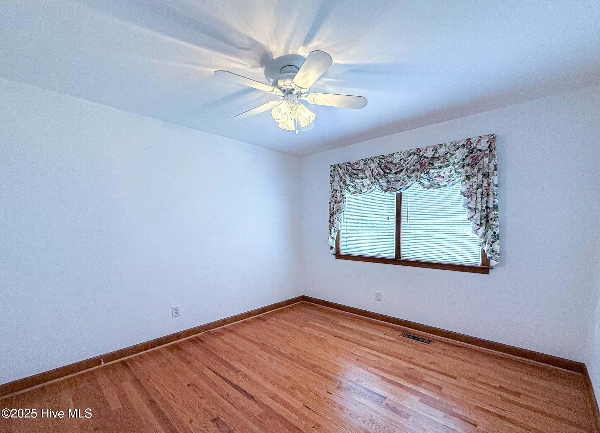 707 Gliden Road Belvidere, NC 27919 - Photo 29 of 32 eight