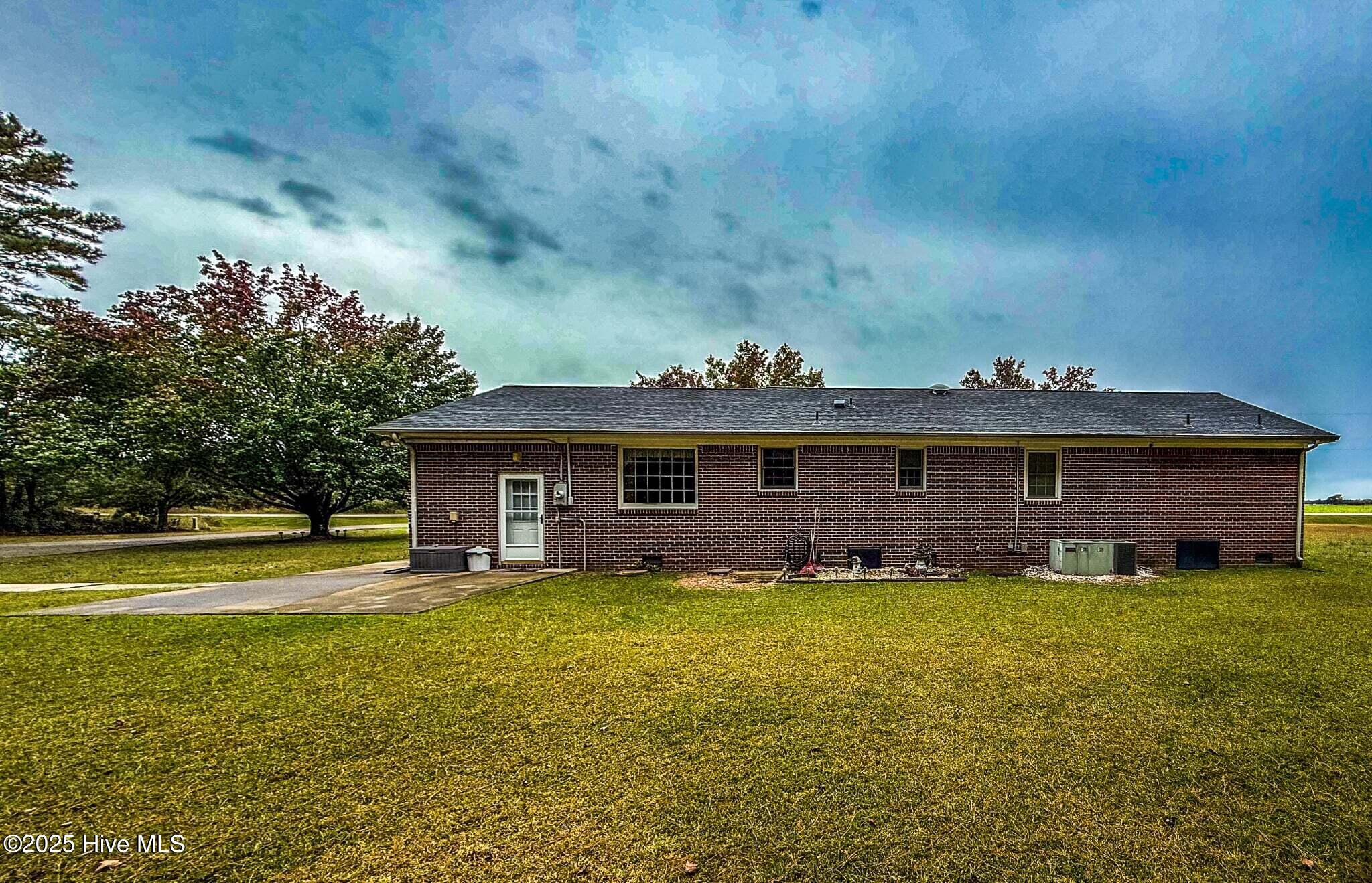 707 Gliden Road Belvidere, NC 27919 - Photo 5 of 32 two